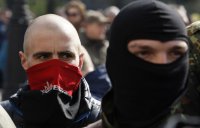 "Правый сектор" раскалывает Украину: гражданская война вышла за пределы юго-востока