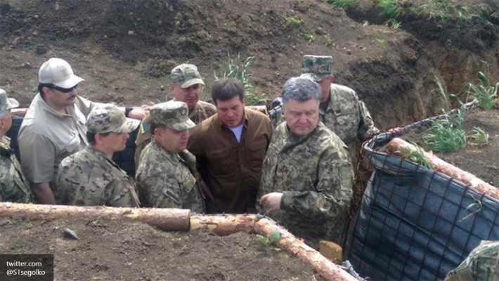 Порошенко заявил, что не отведет ВСУ с высот у Мариуполя Порошенко заявил, что не отведет ВСУ с высот у Мариуполя