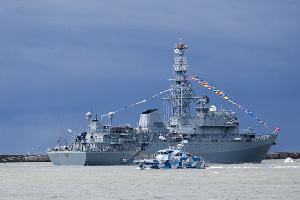 Новый российский "суперкорабль" напугал немецкие СМИ Новый российский "суперкорабль" напугал немецкие СМИ