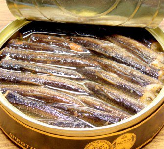 Латвия отправила в Москву отчет по шпротам на госязыке