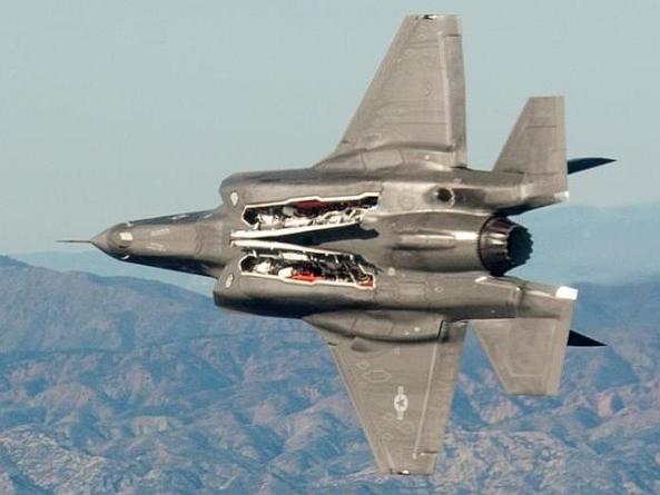 Австралия не верит в боевые возможности F-35 против российских истребителей Т-50: способна ли вообще Австралия воевать в следующей войне? Австралия не верит в боевые возможности F-35 против российских истребителей Т-50: способна ли вообще Австралия воевать в следующей войне?