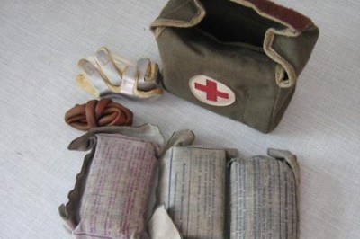 Аптечки прошлого века и зимняя форма: самая мощная армия Европы обеспечена всем необходимым для победы Аптечки прошлого века и зимняя форма: самая мощная армия Европы обеспечена всем необходимым для победы