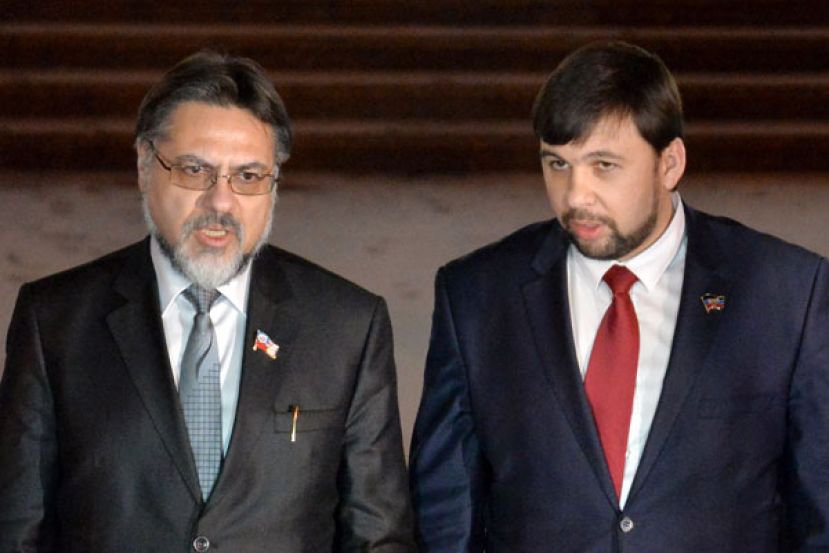 ДНР и ЛНР не признают вариант поправок в конституцию Украины, вынесенный на голосование в Раде ДНР и ЛНР не признают вариант поправок в конституцию Украины, вынесенный на голосование в Раде