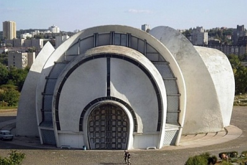 Потерь нет? В Украине кладбища срочно заменяют крематориями Потерь нет? В Украине кладбища срочно заменяют крематориями