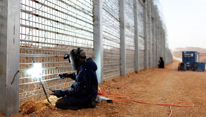 Политика Украины. “Европейский вал” Политика Украины. “Европейский вал”