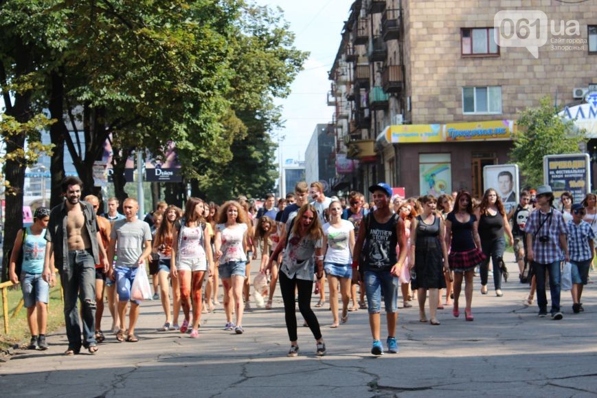 Зомби-апокалипсис в Запорожье после которого сгорела Запорожская Сечь Зомби-апокалипсис в Запорожье после которого сгорела Запорожская Сечь