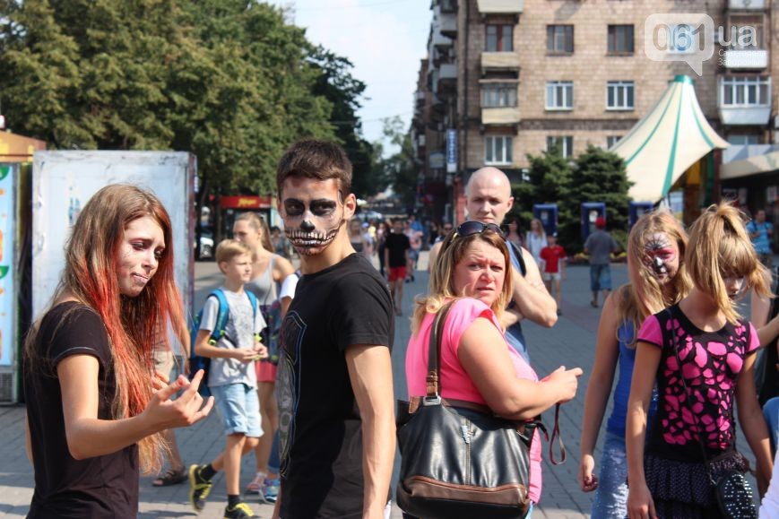 Зомби-апокалипсис в Запорожье после которого сгорела Запорожская Сечь Зомби-апокалипсис в Запорожье после которого сгорела Запорожская Сечь