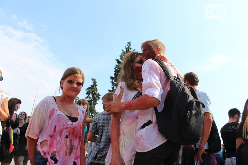 Зомби-апокалипсис в Запорожье после которого сгорела Запорожская Сечь Зомби-апокалипсис в Запорожье после которого сгорела Запорожская Сечь