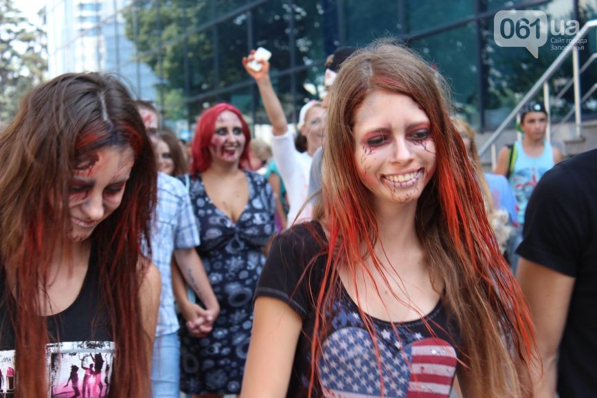 Зомби-апокалипсис в Запорожье после которого сгорела Запорожская Сечь Зомби-апокалипсис в Запорожье после которого сгорела Запорожская Сечь