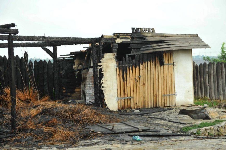 Зомби-апокалипсис в Запорожье после которого сгорела Запорожская Сечь Зомби-апокалипсис в Запорожье после которого сгорела Запорожская Сечь