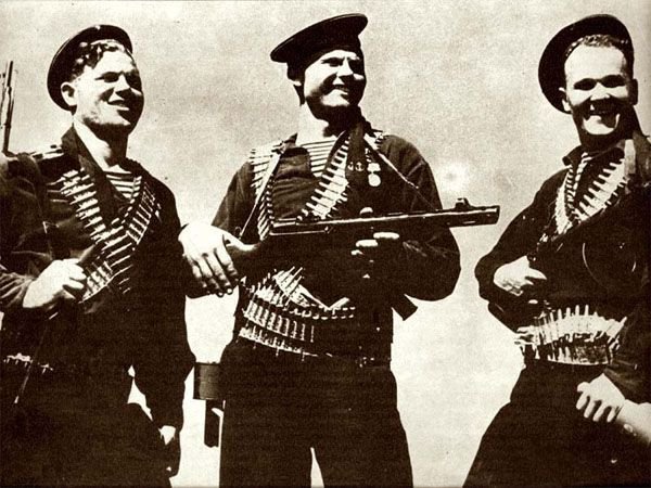 19 августа - день рождения русской тельняшки