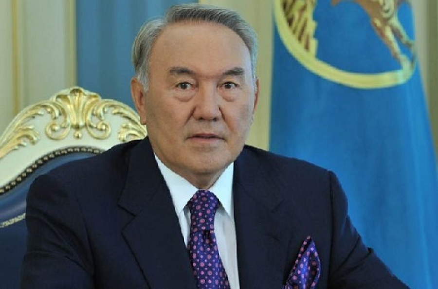 Обвал тенге. Казахстан вступает в валютную войну Обвал тенге. Казахстан вступает в валютную войну