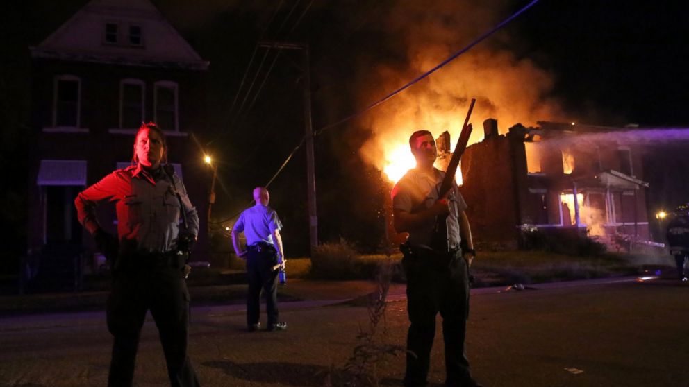 Шо, опять? Протесты, насилие, поджоги в Сент-Луисе Шо, опять? Протесты, насилие, поджоги в Сент-Луисе