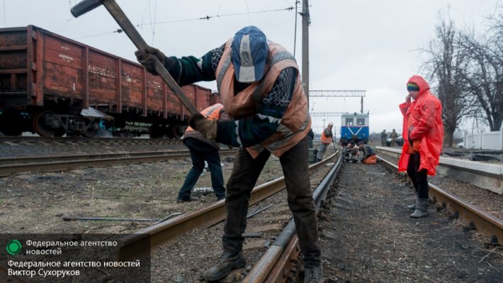 Железную дорогу в обход Украины строят с опережением графика Железную дорогу в обход Украины строят с опережением графика