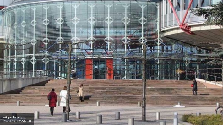 Идею суда для «преступлений коммунизма» поддержали семь стран Восточной Европы Идею суда для «преступлений коммунизма» поддержали семь стран Восточной Европы