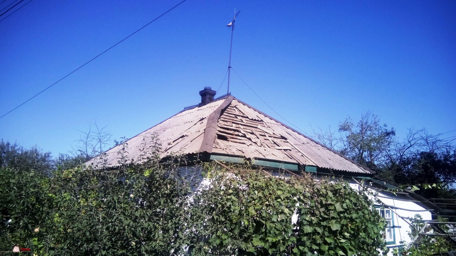 На Днепропетровщине айдаровцы обстреляли из гранатомета жилой дом На Днепропетровщине айдаровцы обстреляли из гранатомета жилой дом