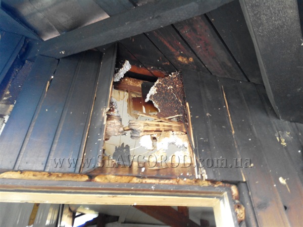 В Славянске в кафе "Цезарь" произошел взрыв противотанковой гранаты В Славянске в кафе "Цезарь" произошел взрыв противотанковой гранаты