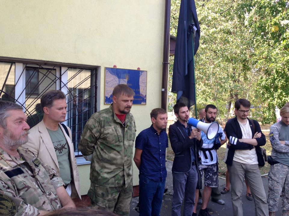 Еврокацапы в Киеве требуют хохлопаспорта Еврокацапы в Киеве требуют хохлопаспорта