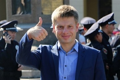 Пни Гончаренко, получи 3 процента. Посланника Порошенко избили в Одессе
