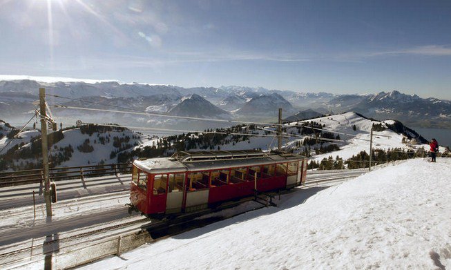 Современная сегрегация: В Швейцарии решили запустить для китайских туристов отдельные вагоны Современная сегрегация: В Швейцарии решили запустить для китайских туристов отдельные вагоны
