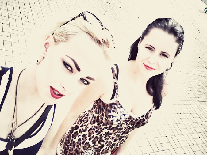 Участница «Дома-2» под пулями снимает фильм о Новороссии