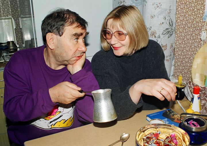 Михаил Светин скончался на рассвете, так и не увидев приехавшую к нему дочь Михаил Светин скончался на рассвете, так и не увидев приехавшую к нему дочь