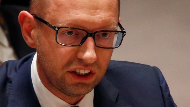 Яценюк потребовал пожизненного заключения для убийцы нацгвардейца Яценюк потребовал пожизненного заключения для убийцы нацгвардейца