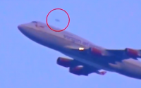 Видео с НЛО рядом с самолетом, вылетающим из Нью-Йорка, «взорвало» интернет
