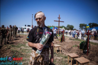 Под Запорожьем похоронили полсотни безымянных хероев.