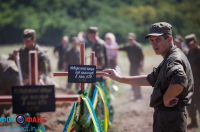Под Запорожьем похоронили полсотни безымянных хероев.