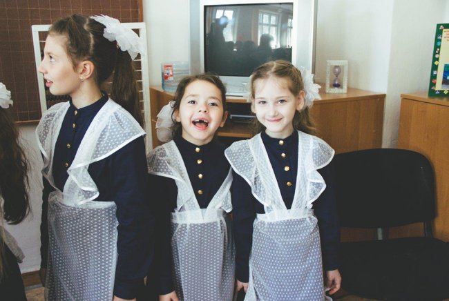 Украинцев разорвала школьная форма в Севастополе