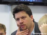 В Новосибирске митинг протеста оппозиции: собралось великое множество парнасовцев, аж ... 120 человек