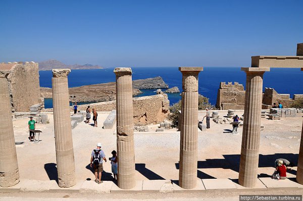 Алексис Ципрас ушёл в отставку