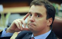 Абромавичус: Зерно разворовано, нефть «утекла через щель»