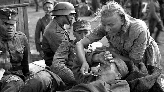 Business Insider выяснил, на женщин каких стран можно положиться в бою