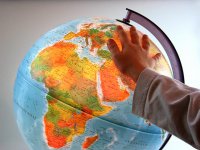 В Латвии заприметили глобусы с Крымом в составе России и решили изъять их из продажи