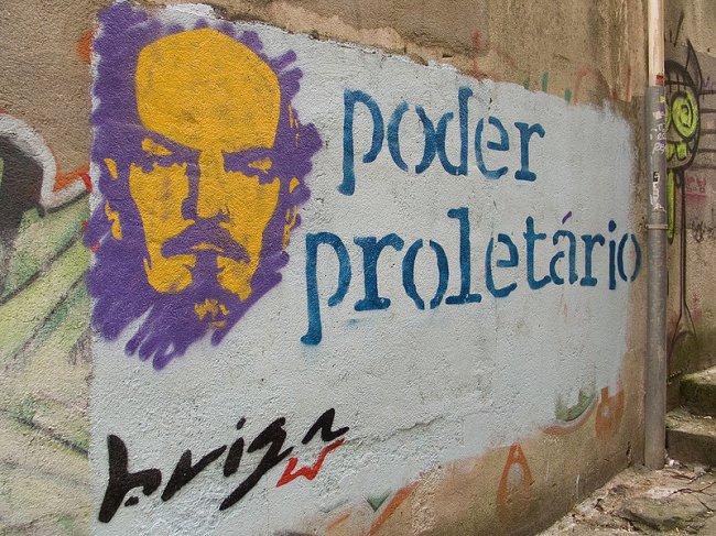 Ленин шагает по миру...