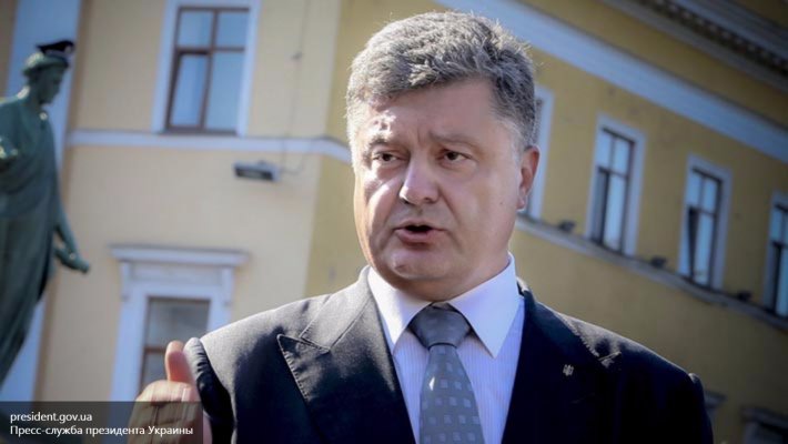 Порошенко: Теракт и беспорядки у Рады устроила Россия Порошенко: Теракт и беспорядки у Рады устроила Россия