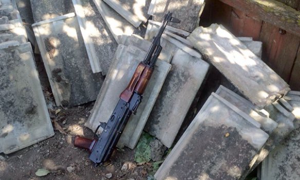 В Хмельницкой обл. боец АТО застрелился из автомата Калашникова В Хмельницкой обл. боец АТО застрелился из автомата Калашникова