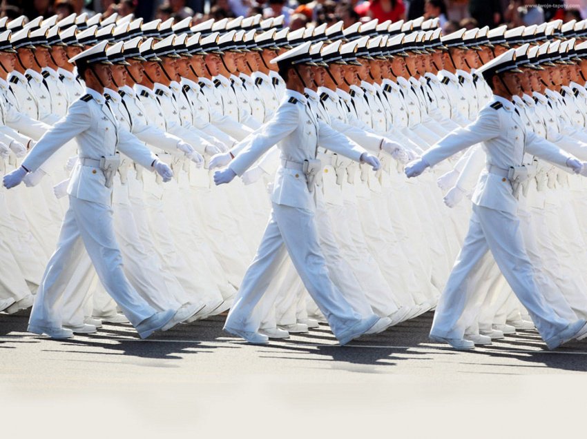 На военном параде в Пекине впервые показали засекреченную технику На военном параде в Пекине впервые показали засекреченную технику