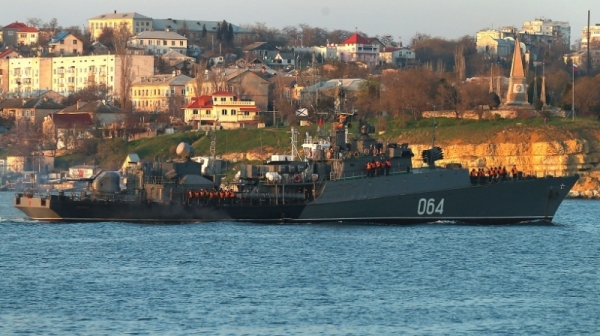 Вице-адмирал ВМС США диктует свои правила в Черном море Вице-адмирал ВМС США диктует свои правила в Черном море