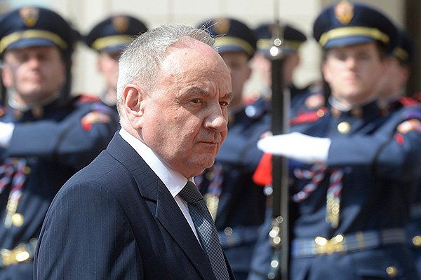 В Молдавии требуют отставки президента В Молдавии требуют отставки президента