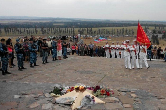 Захарченко: ДНР с честью подняла знамя героев, освободивших Донбасс в 1943 году Захарченко: ДНР с честью подняла знамя героев, освободивших Донбасс в 1943 году