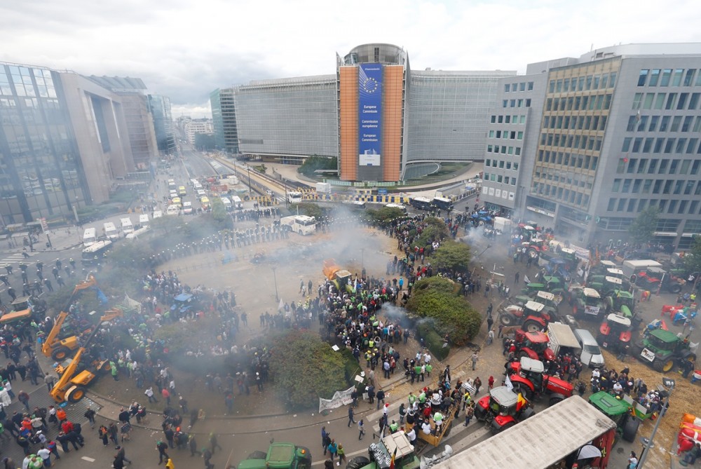 Европа продолжает сходить с ума - фоторепортаж Европа продолжает сходить с ума - фоторепортаж