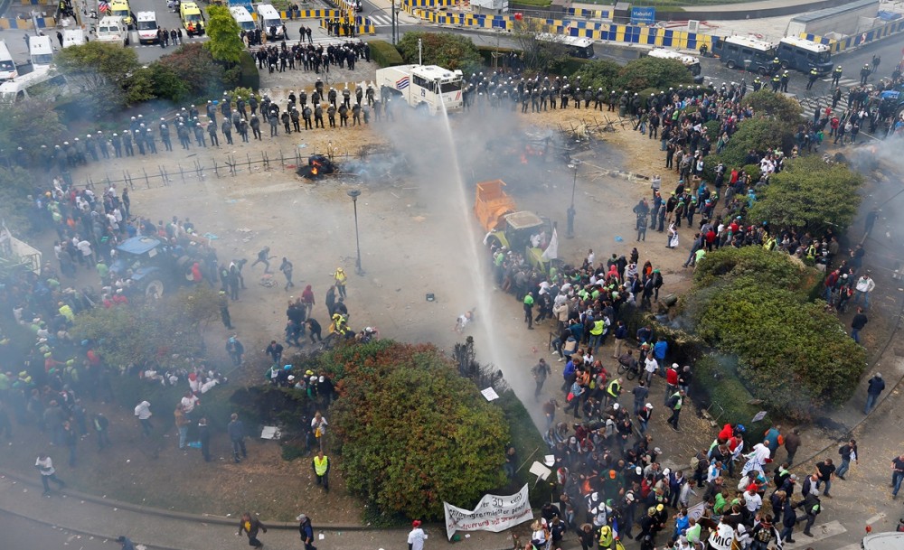 Европа продолжает сходить с ума - фоторепортаж Европа продолжает сходить с ума - фоторепортаж