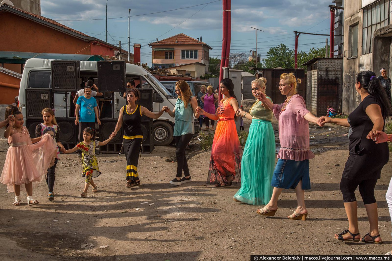 Мигранты превращают Европу в одну большую помойку Мигранты превращают Европу в одну большую помойку