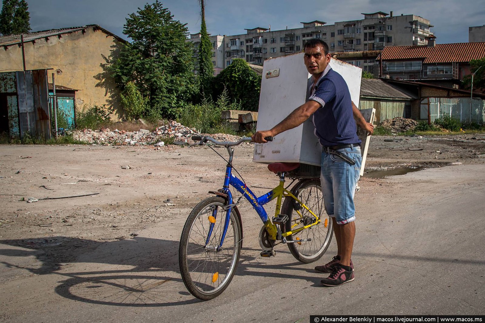 Мигранты превращают Европу в одну большую помойку Мигранты превращают Европу в одну большую помойку