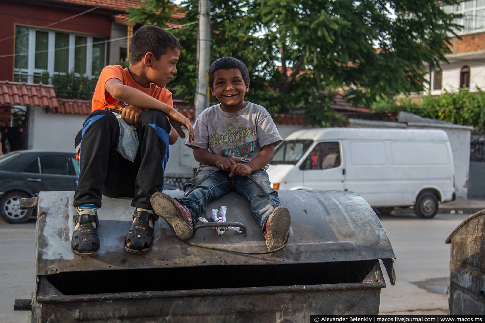 Мигранты превращают Европу в одну большую помойку Мигранты превращают Европу в одну большую помойку