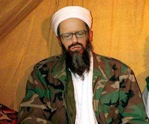 Украинцы публикуют фотографии Яценюка с боевиками в Чечне Украинцы публикуют фотографии Яценюка с боевиками в Чечне