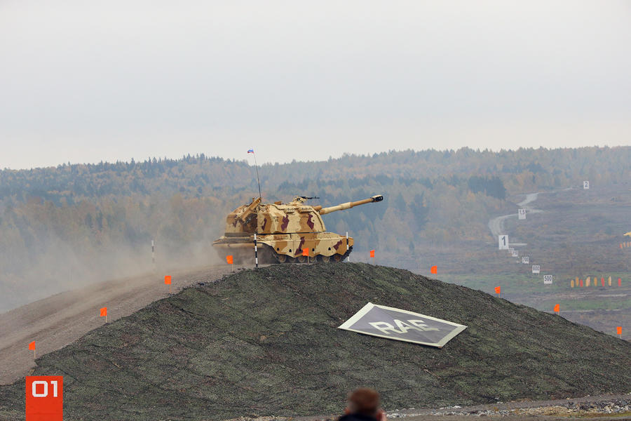 В России открывается юбилейная международная выставка вооружения и военной техники RAE 2015 В России открывается юбилейная международная выставка вооружения и военной техники RAE 2015
